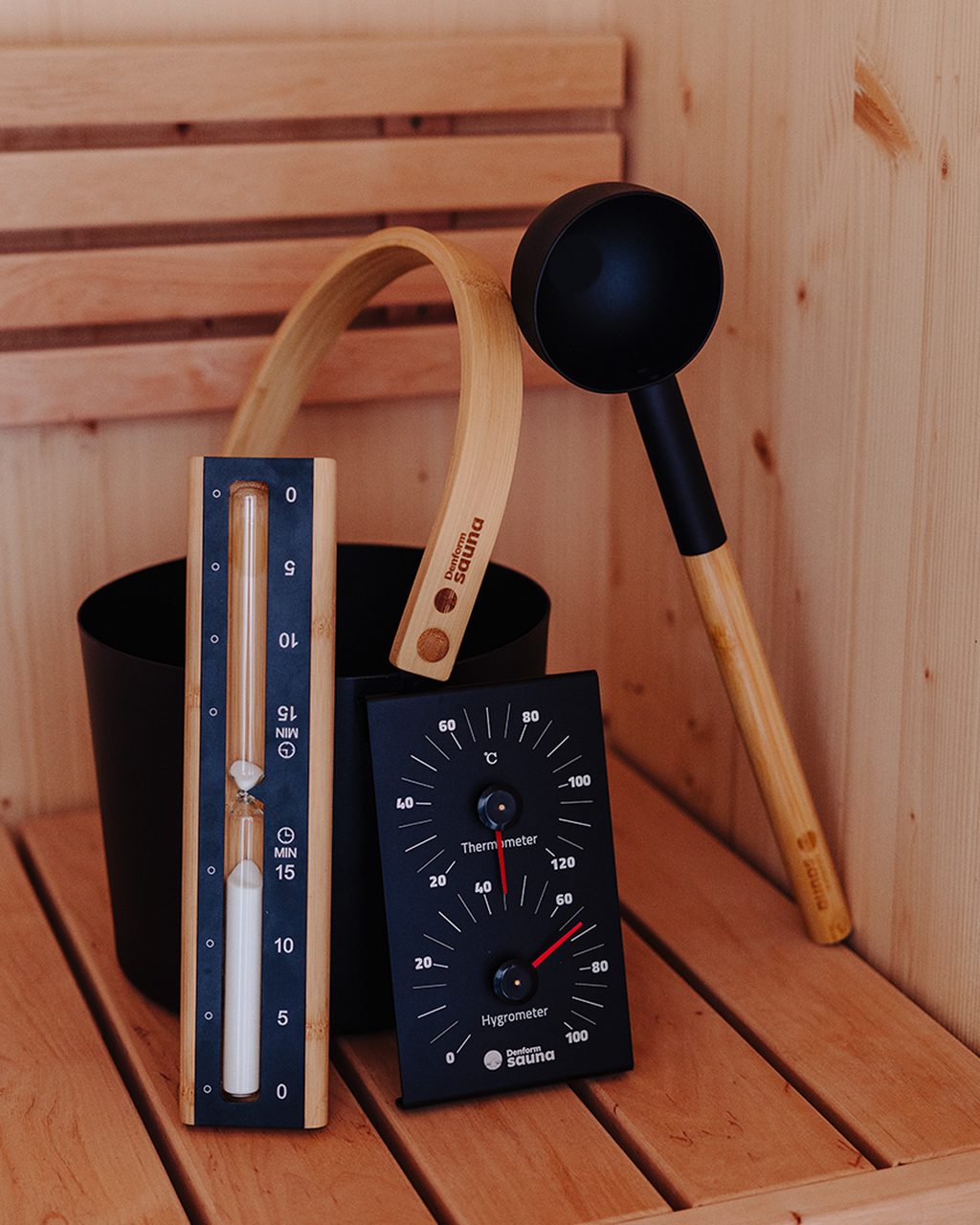 Komplettes Sauna-Set aus schwarzem Aluminium